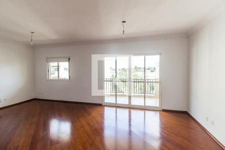 Apartamento para alugar com 135m², 4 quartos e 3 vagas Apartamento para alugar com 135m², 4 quartos e 3 vagasSala de TV