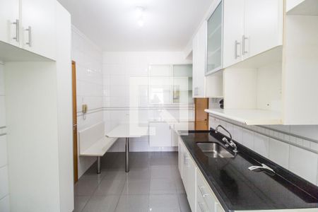 Apartamento para alugar com 135m², 4 quartos e 3 vagas Apartamento para alugar com 135m², 4 quartos e 3 vagasCozinha