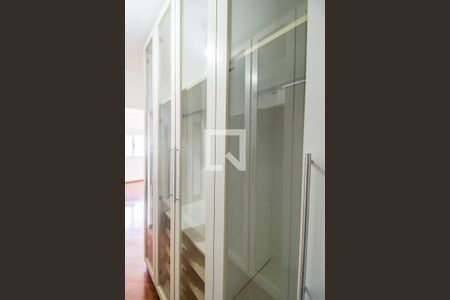 Apartamento para alugar com 135m², 4 quartos e 3 vagas Apartamento para alugar com 135m², 4 quartos e 3 vagasCloset da suíte 1