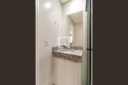 Banheiro de kitnet/studio para alugar com 1 quarto, 24m² em Perdizes, São Paulo