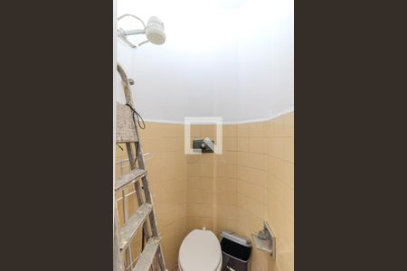 Apartamento para alugar com 106m², 2 quartos e sem vaga Apartamento para alugar com 106m², 2 quartos e sem vagaBanheiro de Serviço