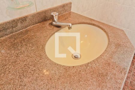 Lavabo de casa para alugar com 3 quartos, 175m² em Parque Sao Domingos, São Paulo