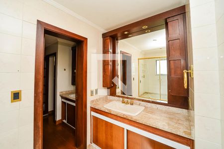 Apartamento para alugar com 518m², 5 quartos e 3 vagas Apartamento para alugar com 518m², 5 quartos e 3 vagasBanheiro da Suíte 1