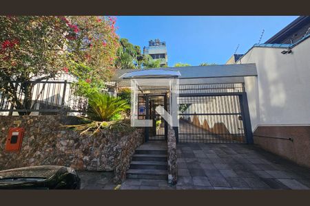 Apartamento para alugar com 518m², 5 quartos e 3 vagas Apartamento para alugar com 518m², 5 quartos e 3 vagasFachada