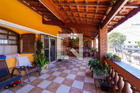 Casa à venda com 250m², 4 quartos e 4 vagasVaranda casa 1