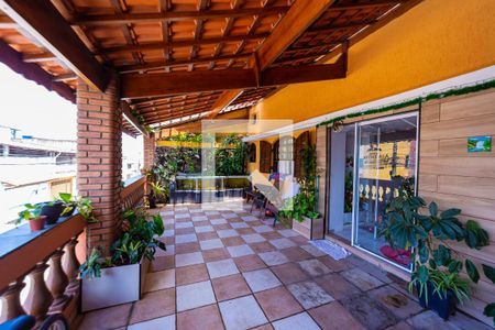 Casa à venda com 250m², 4 quartos e 4 vagasVaranda casa 1