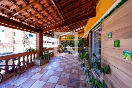 Casa à venda com 250m², 4 quartos e 4 vagasVaranda casa 1