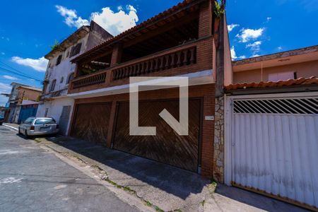 Casa à venda com 250m², 4 quartos e 4 vagasFachada