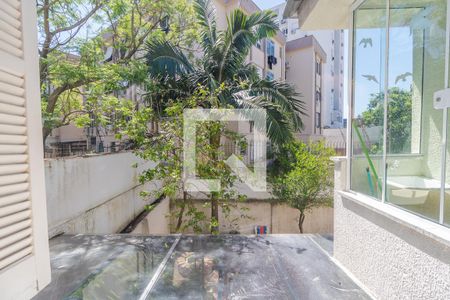 Vista de kitnet/studio para alugar com 1 quarto, 36m² em Azenha, Porto Alegre