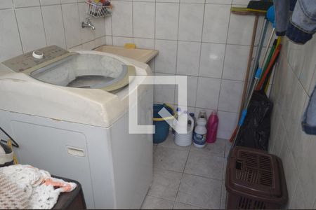 Casa à venda com 105m², 3 quartos e 1 vagaÁrea de Serviço