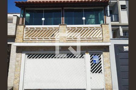 Casa à venda com 105m², 3 quartos e 1 vagaFachada