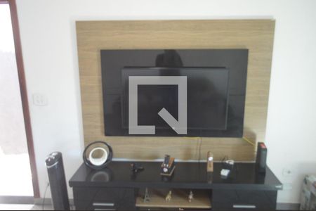 Sala de casa à venda com 3 quartos, 105m² em Chácara Seis de Outubro, São Paulo