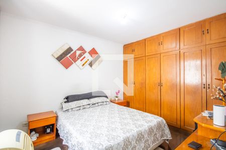 Casa à venda com 300m², 3 quartos e 2 vagas Casa à venda com 300m², 3 quartos e 2 vagasQuarto 2