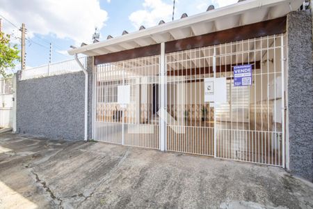 Casa à venda com 300m², 3 quartos e 2 vagas Casa à venda com 300m², 3 quartos e 2 vagasFachada
