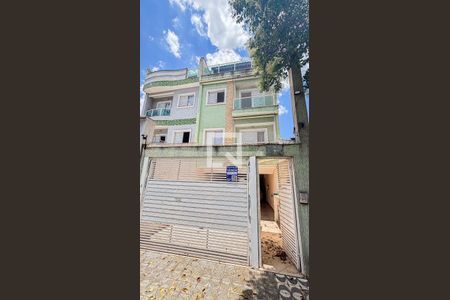 Apartamento para alugar com 100m², 2 quartos e 1 vaga Apartamento para alugar com 100m², 2 quartos e 1 vagaFachada