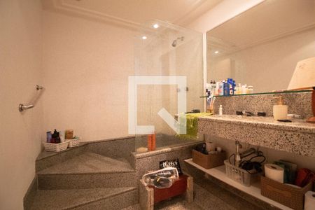 Apartamento para alugar com 210m², 4 quartos e 2 vagas Apartamento para alugar com 210m², 4 quartos e 2 vagasBanheiro social
