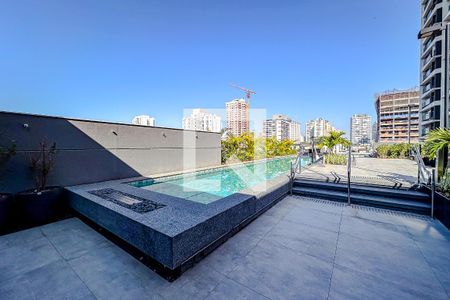 Apartamento à venda com 20m², 1 quarto e sem vagaÁrea comum - Piscina