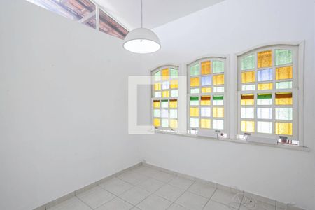 Sala 1 de casa para alugar com 3 quartos, 150m² em Ouro Preto, Belo Horizonte