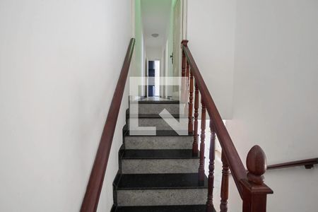 Escada de casa para alugar com 3 quartos, 150m² em Ouro Preto, Belo Horizonte