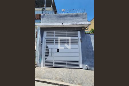 Casa à venda com 160m², 2 quartos e 2 vagas Casa à venda com 160m², 2 quartos e 2 vagasFachada