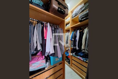 Casa à venda com 125m², 3 quartos e 2 vagasCloset Quarto 1