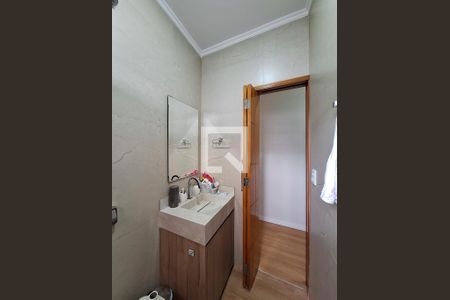 Casa à venda com 125m², 3 quartos e 2 vagasBanheiro