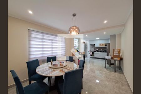 Casa à venda com 125m², 3 quartos e 2 vagasCozinha