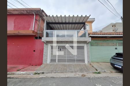 Casa à venda com 125m², 3 quartos e 2 vagasFachada