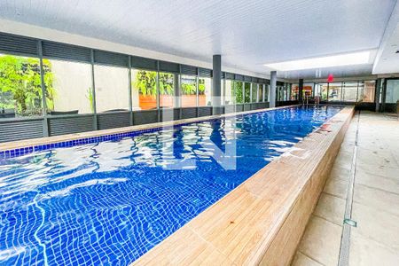 Studio para alugar com 33m², 1 quarto e sem vaga Studio para alugar com 33m², 1 quarto e sem vagaÁrea comum - Piscina
