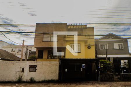 Casa à venda com 150m², 2 quartos e 1 vaga Casa à venda com 150m², 2 quartos e 1 vagaFachada