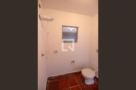 Casa para alugar com 250m², 3 quartos e 6 vagasBanheiro 2