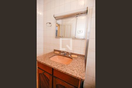 Casa para alugar com 250m², 3 quartos e 6 vagasBanheiro