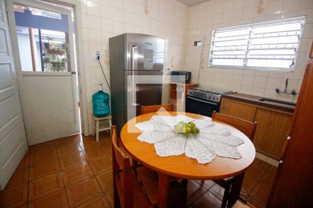 Casa para alugar com 250m², 3 quartos e 6 vagasCozinha
