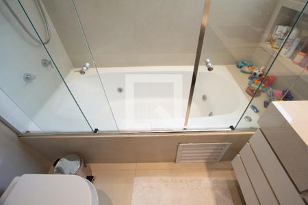 Apartamento à venda com 135m², 3 quartos e 2 vagasBanheiro da Suíte