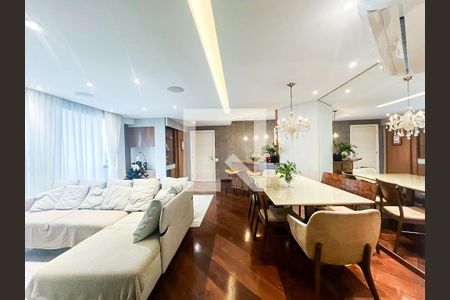 Sala de apartamento para alugar com 3 quartos, 135m² em Indianópolis, São Paulo