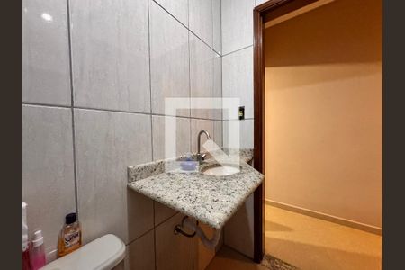 Casa à venda com 132m², 3 quartos e 4 vagas Casa à venda com 132m², 3 quartos e 4 vagasLavabo