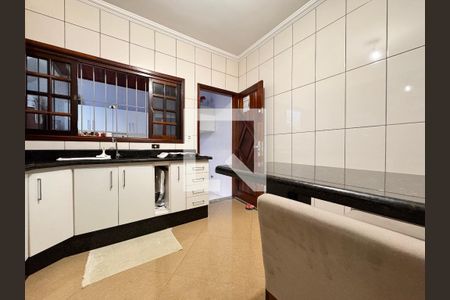 Casa à venda com 132m², 3 quartos e 4 vagas Casa à venda com 132m², 3 quartos e 4 vagasCozinha
