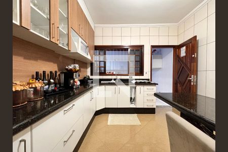 Casa à venda com 132m², 3 quartos e 4 vagas Casa à venda com 132m², 3 quartos e 4 vagasCozinha