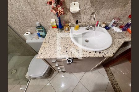 Casa à venda com 132m², 3 quartos e 4 vagas Casa à venda com 132m², 3 quartos e 4 vagasBanheiro da Suíte