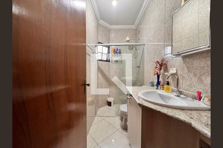 Casa à venda com 132m², 3 quartos e 4 vagas Casa à venda com 132m², 3 quartos e 4 vagasBanheiro da Suíte