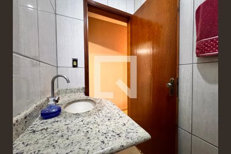 Casa à venda com 132m², 3 quartos e 4 vagas Casa à venda com 132m², 3 quartos e 4 vagasLavabo