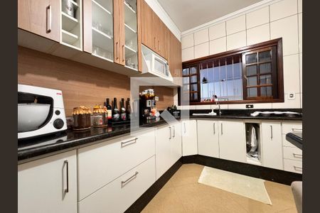 Casa à venda com 132m², 3 quartos e 4 vagas Casa à venda com 132m², 3 quartos e 4 vagasCozinha