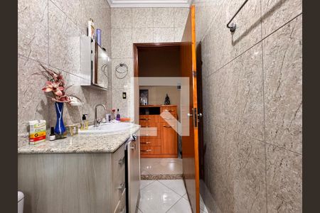 Casa à venda com 132m², 3 quartos e 4 vagas Casa à venda com 132m², 3 quartos e 4 vagasBanheiro da Suíte