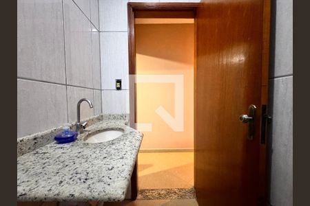 Casa à venda com 132m², 3 quartos e 4 vagas Casa à venda com 132m², 3 quartos e 4 vagasLavabo