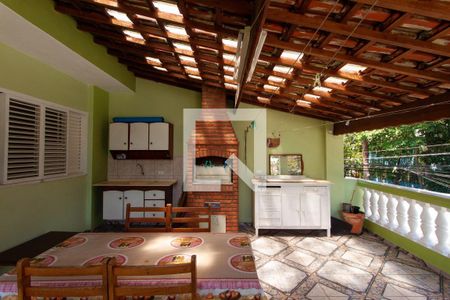 Casa à venda com 108m², 3 quartos e 2 vagasÁrea externa