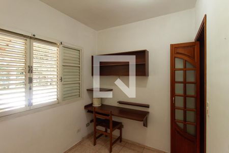 Casa à venda com 108m², 3 quartos e 2 vagasQuarto 3