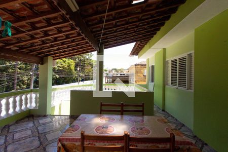 Casa à venda com 108m², 3 quartos e 2 vagasÁrea externa