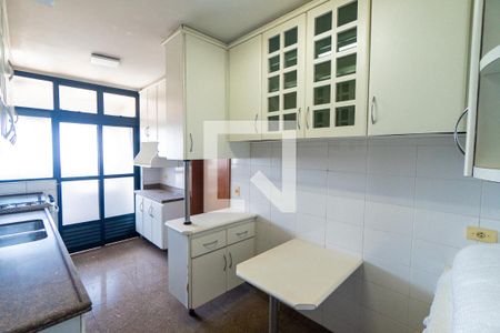 Apartamento à venda com 90m², 3 quartos e 2 vagasCozinha