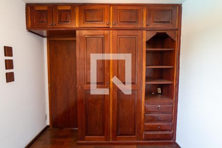 Apartamento à venda com 90m², 3 quartos e 2 vagasQuarto 2 - Armários