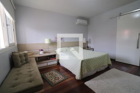 Casa à venda com 204m², 4 quartos e 2 vagasSuíte